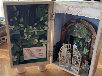 A Cabinet Of Curiosities: A Nature Inspired Living Journal In A Box