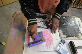 ONSITE: Fun with Printmaking (Ages 12-14)