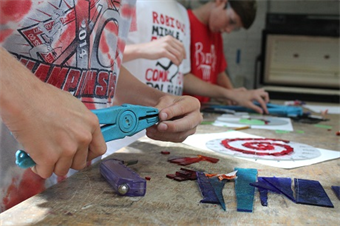 ONSITE: Stained Glass (Ages 12-14)