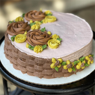 Cake Decorating 101: Basket Weaving and Floral Cakes